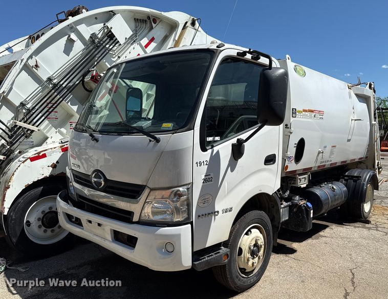 image for item EJ8711 2019 Hino 195 refuse truck
