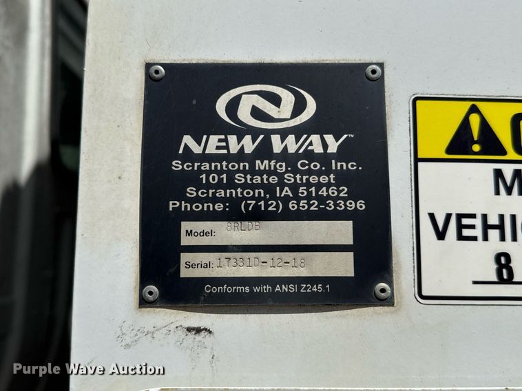 image for item EJ8711 2019 Hino 195 refuse truck