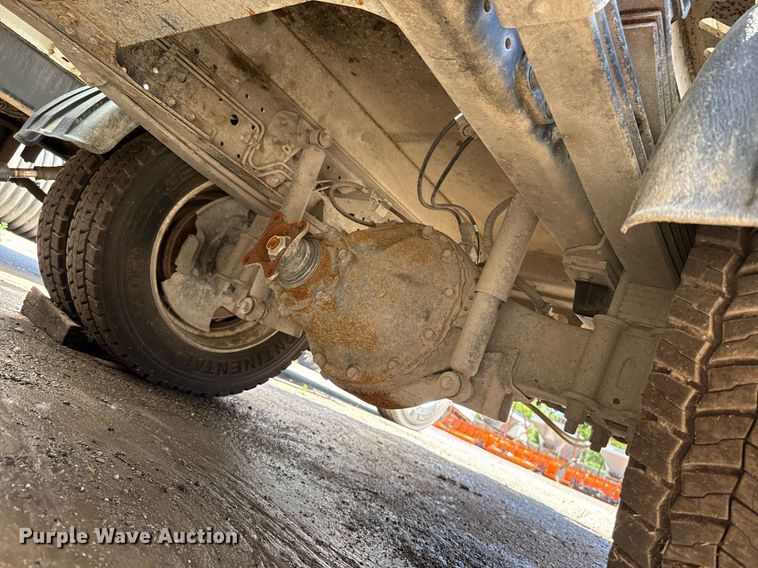 image for item EJ8711 2019 Hino 195 refuse truck