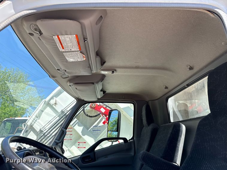 image for item EJ8711 2019 Hino 195 refuse truck