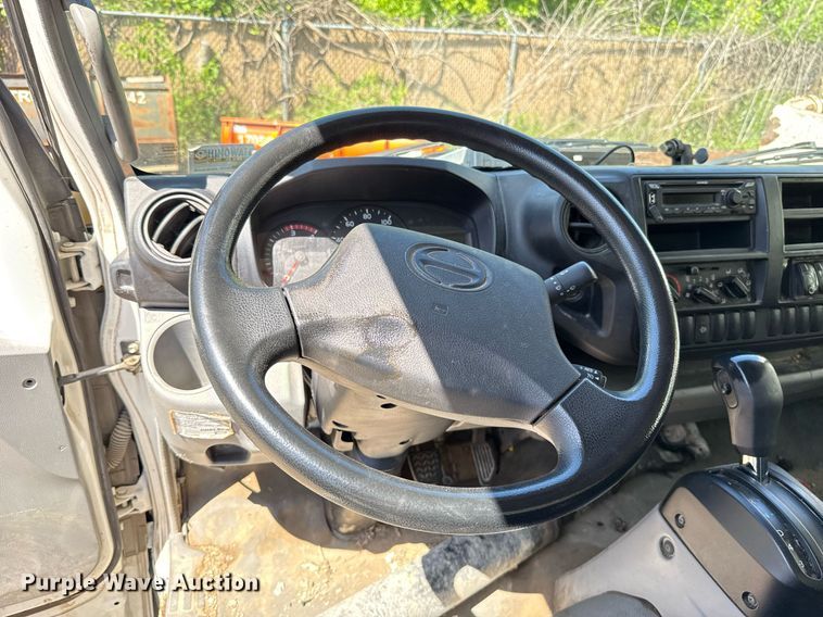 image for item EJ8711 2019 Hino 195 refuse truck