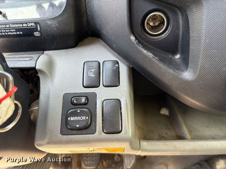 image for item EJ8711 2019 Hino 195 refuse truck