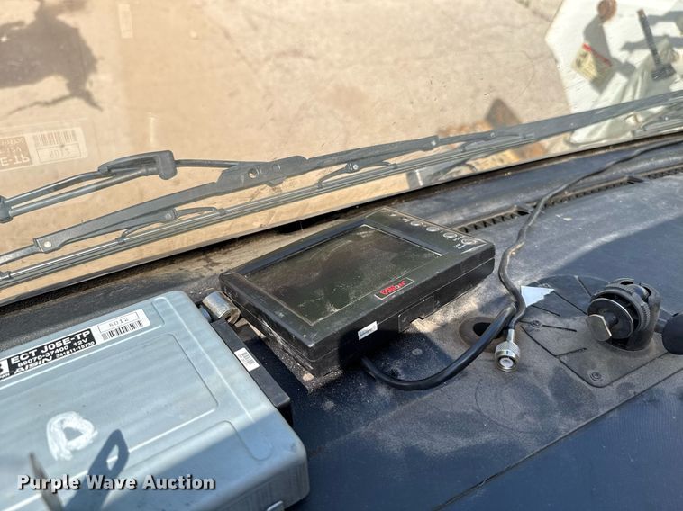 image for item EJ8711 2019 Hino 195 refuse truck