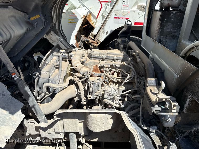 image for item EJ8711 2019 Hino 195 refuse truck