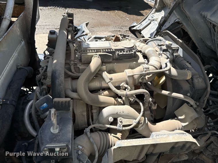 image for item EJ8711 2019 Hino 195 refuse truck