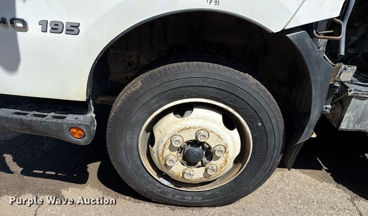 image for item EJ8711 2019 Hino 195 refuse truck