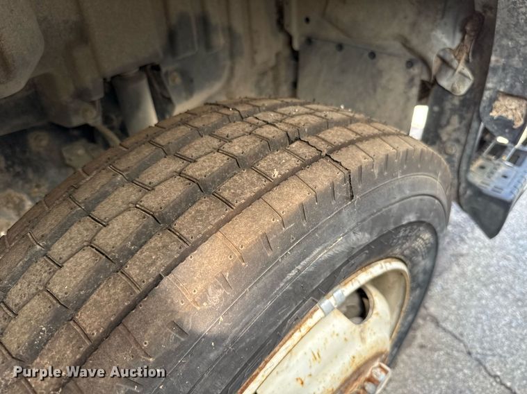 image for item EJ8711 2019 Hino 195 refuse truck