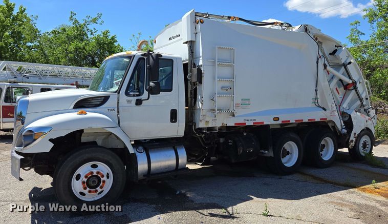 image for item EJ8712 2016 International 7400 refuse truck
