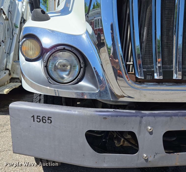 image for item EJ8712 2016 International 7400 refuse truck