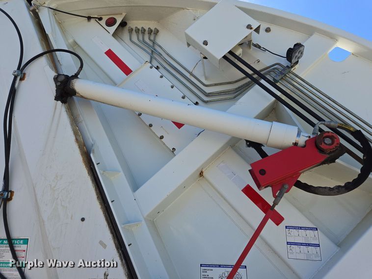 image for item EJ8712 2016 International 7400 refuse truck