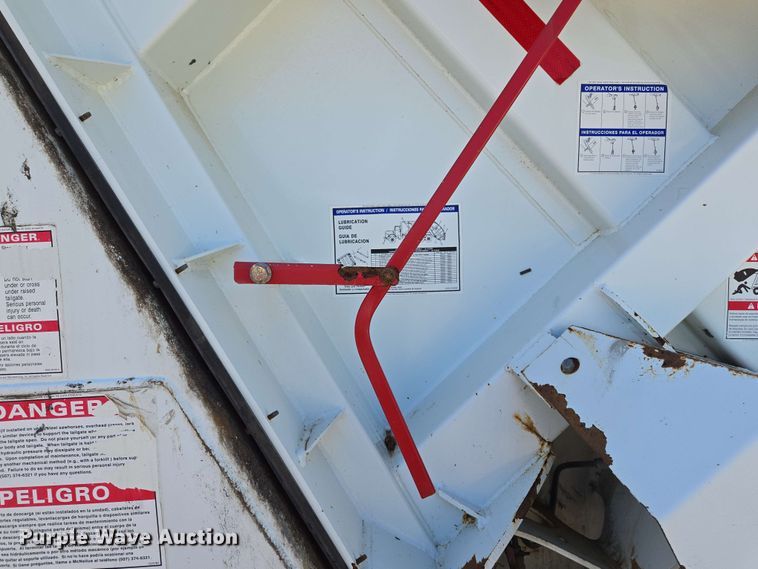 image for item EJ8712 2016 International 7400 refuse truck