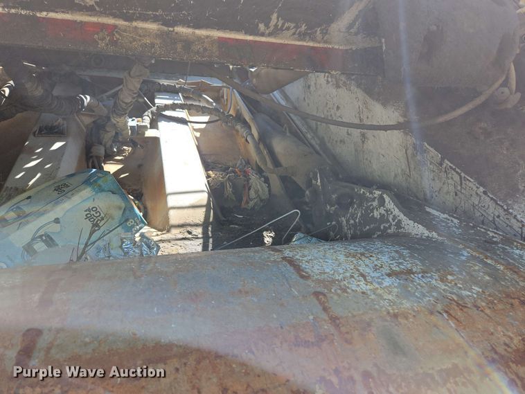 image for item EJ8712 2016 International 7400 refuse truck