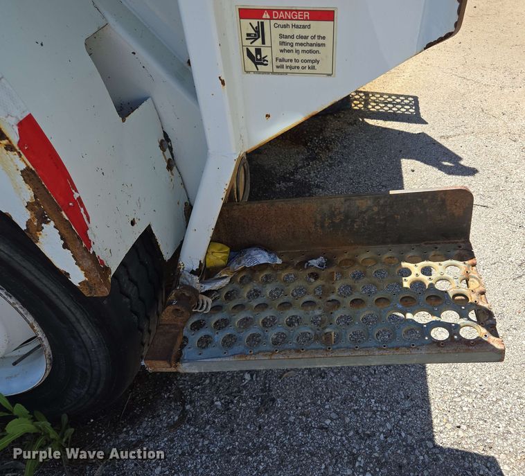 image for item EJ8712 2016 International 7400 refuse truck