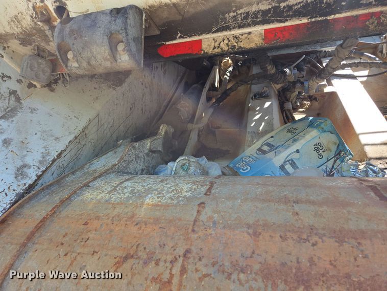 image for item EJ8712 2016 International 7400 refuse truck