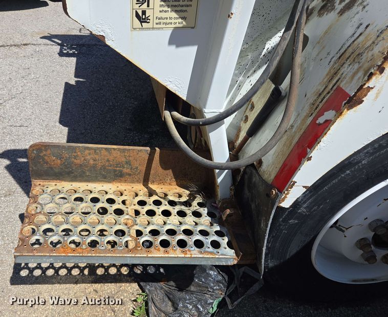 image for item EJ8712 2016 International 7400 refuse truck