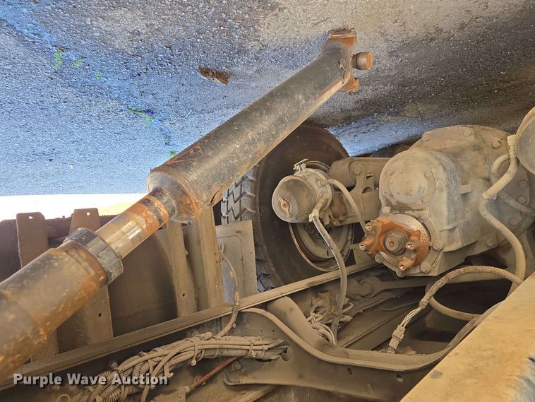 image for item EJ8712 2016 International 7400 refuse truck