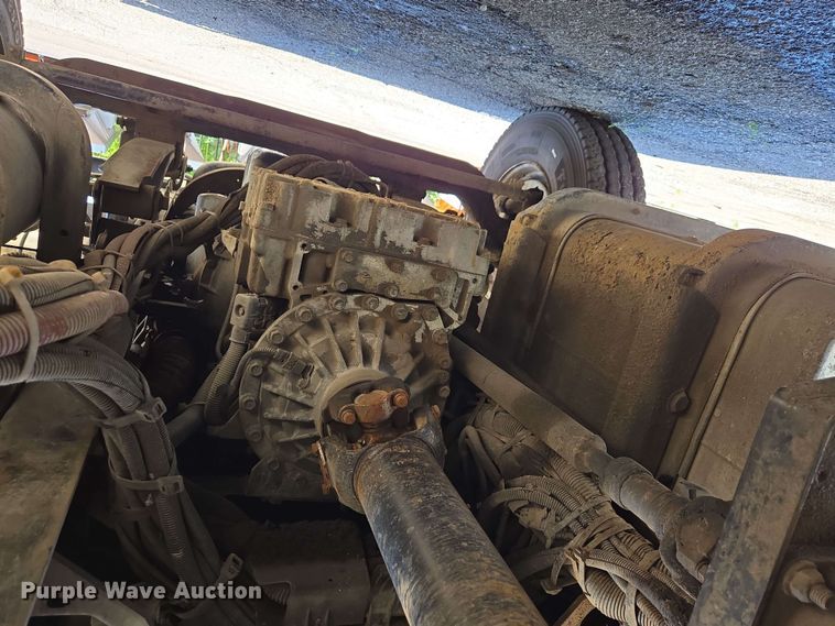 image for item EJ8712 2016 International 7400 refuse truck