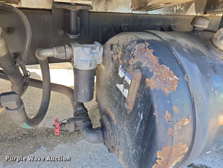 image for item EJ8712 2016 International 7400 refuse truck