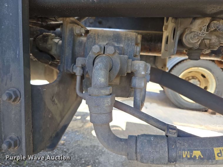 image for item EJ8712 2016 International 7400 refuse truck