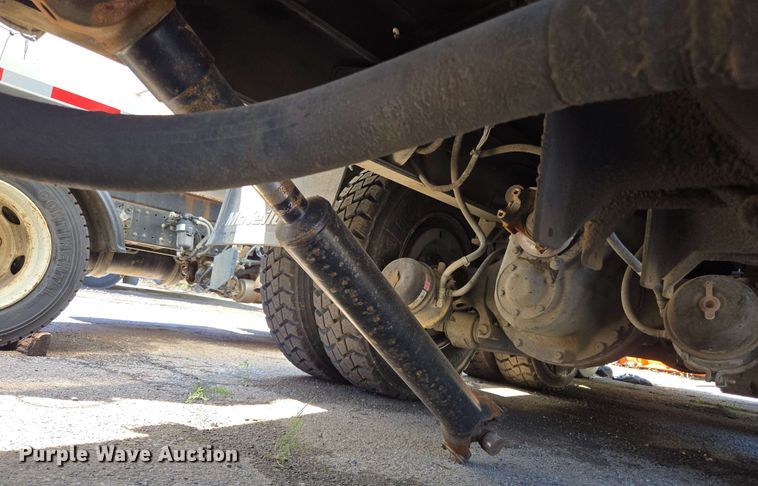 image for item EJ8712 2016 International 7400 refuse truck