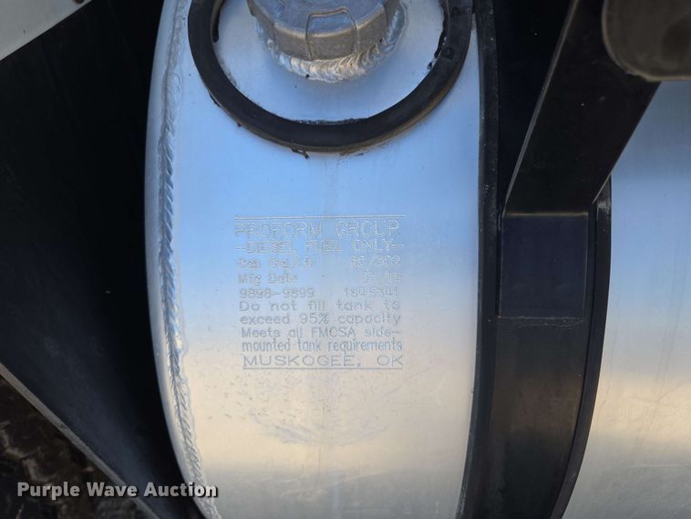 image for item EJ8712 2016 International 7400 refuse truck