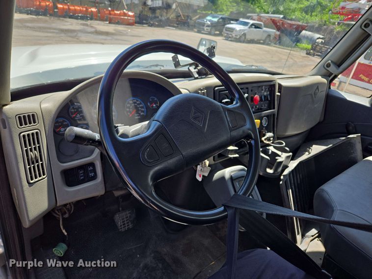 image for item EJ8712 2016 International 7400 refuse truck