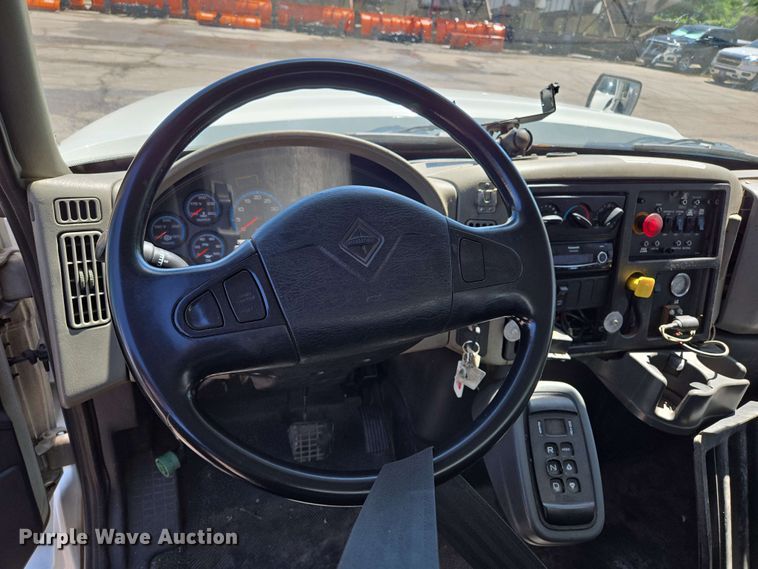 image for item EJ8712 2016 International 7400 refuse truck