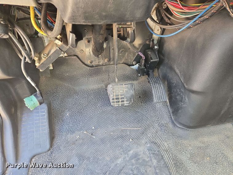 image for item EJ8712 2016 International 7400 refuse truck