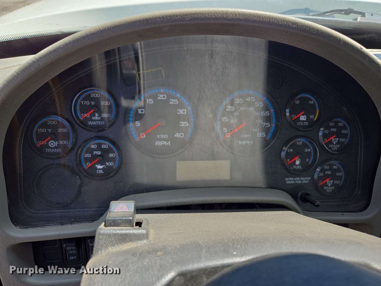 image for item EJ8712 2016 International 7400 refuse truck