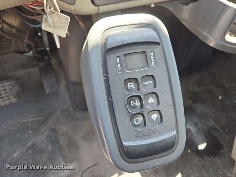 image for item EJ8712 2016 International 7400 refuse truck