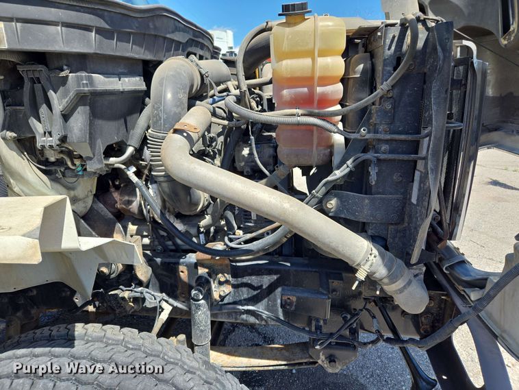 image for item EJ8712 2016 International 7400 refuse truck