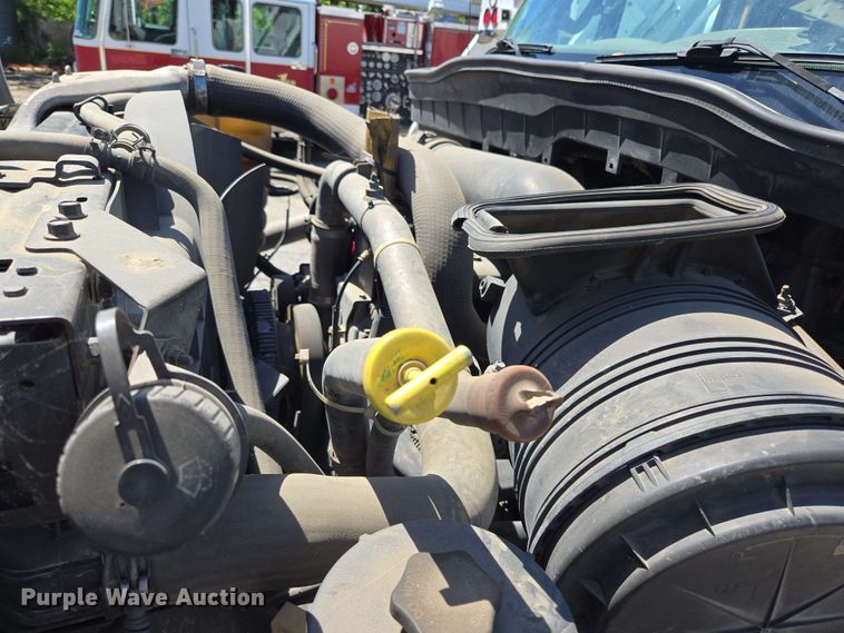 image for item EJ8712 2016 International 7400 refuse truck