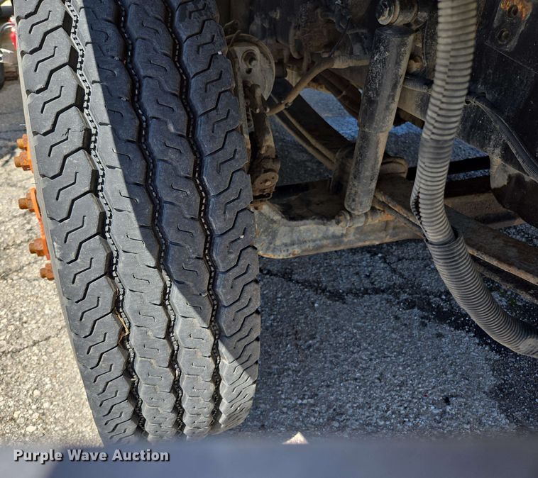 image for item EJ8712 2016 International 7400 refuse truck