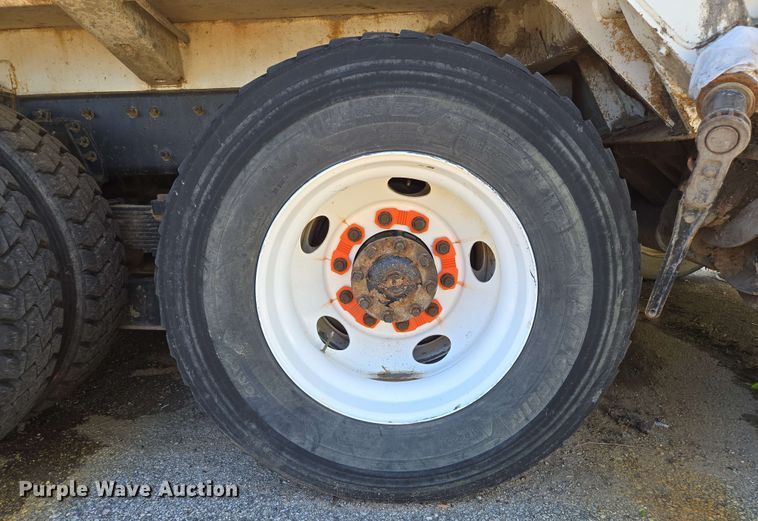 image for item EJ8712 2016 International 7400 refuse truck