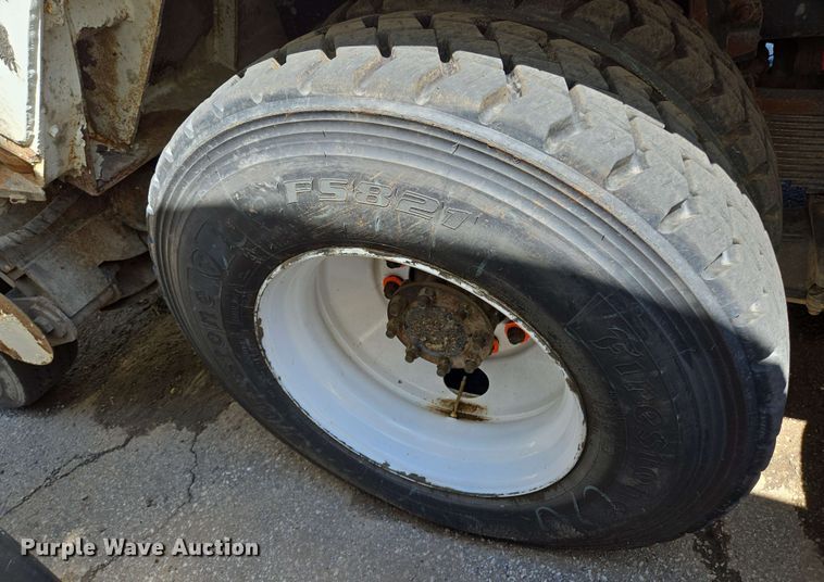 image for item EJ8712 2016 International 7400 refuse truck