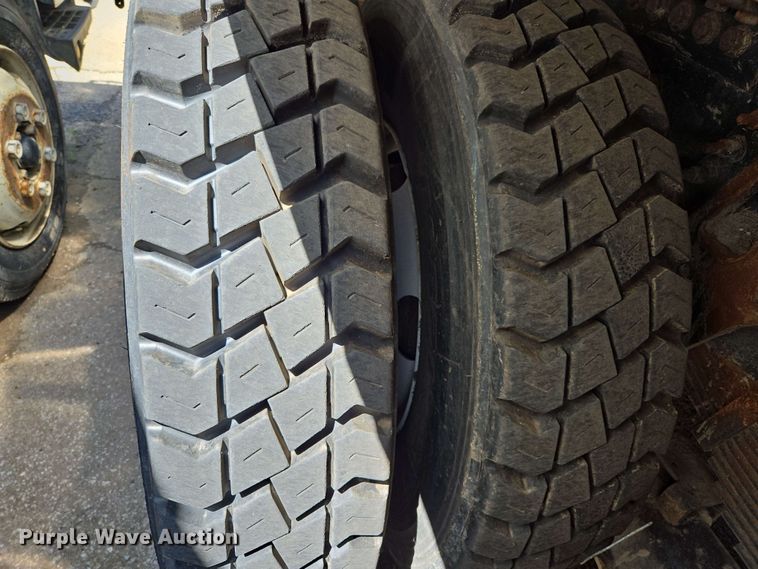 image for item EJ8712 2016 International 7400 refuse truck