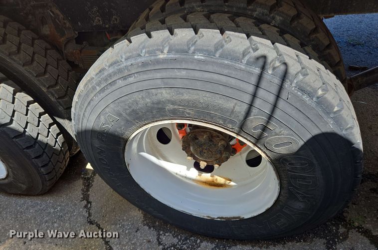 image for item EJ8712 2016 International 7400 refuse truck