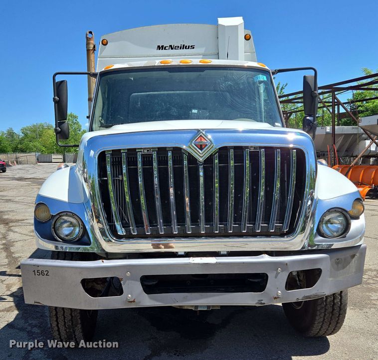 image for item EJ8713 2016 International 7400 refuse truck