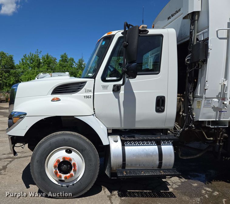 image for item EJ8713 2016 International 7400 refuse truck
