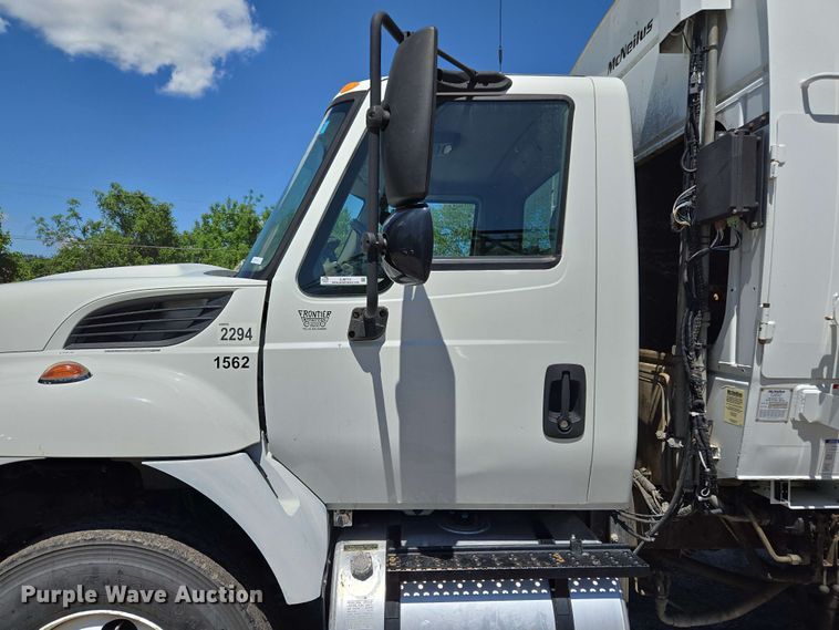 image for item EJ8713 2016 International 7400 refuse truck