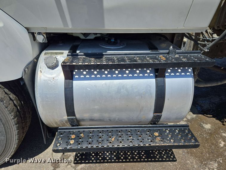 image for item EJ8713 2016 International 7400 refuse truck