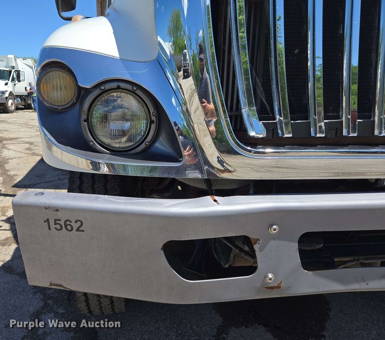 image for item EJ8713 2016 International 7400 refuse truck