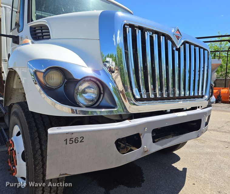 image for item EJ8713 2016 International 7400 refuse truck