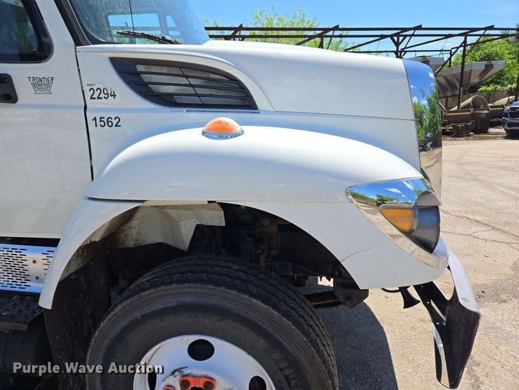 image for item EJ8713 2016 International 7400 refuse truck