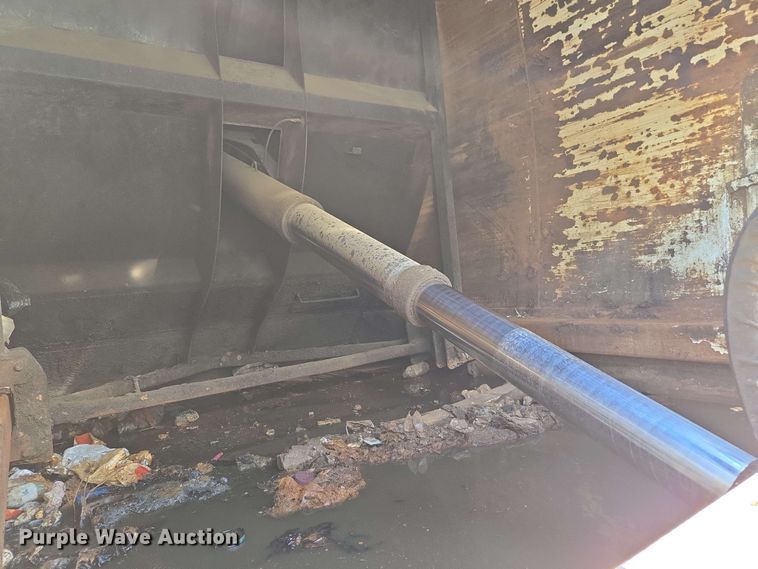 image for item EJ8713 2016 International 7400 refuse truck