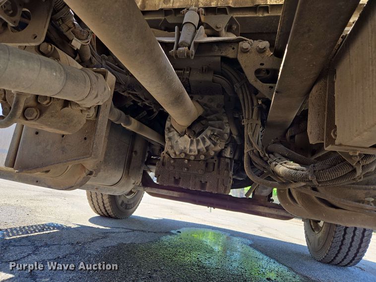 image for item EJ8713 2016 International 7400 refuse truck