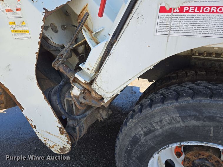 image for item EJ8713 2016 International 7400 refuse truck