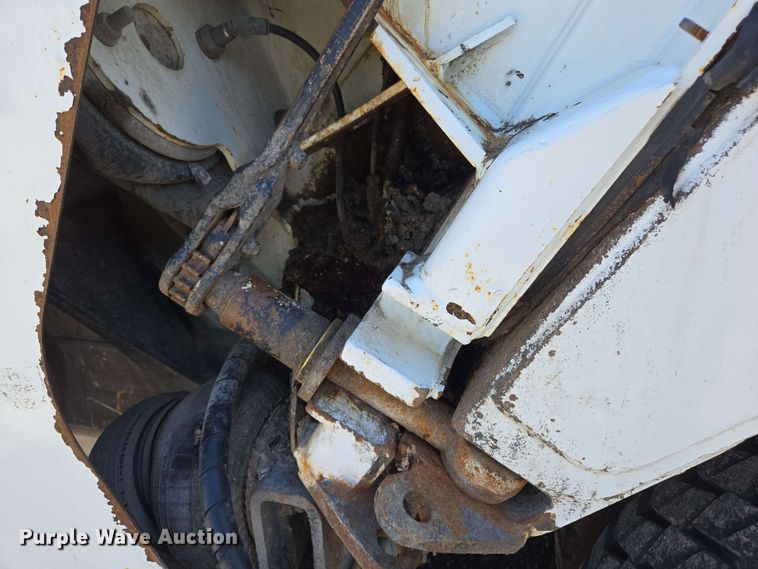 image for item EJ8713 2016 International 7400 refuse truck