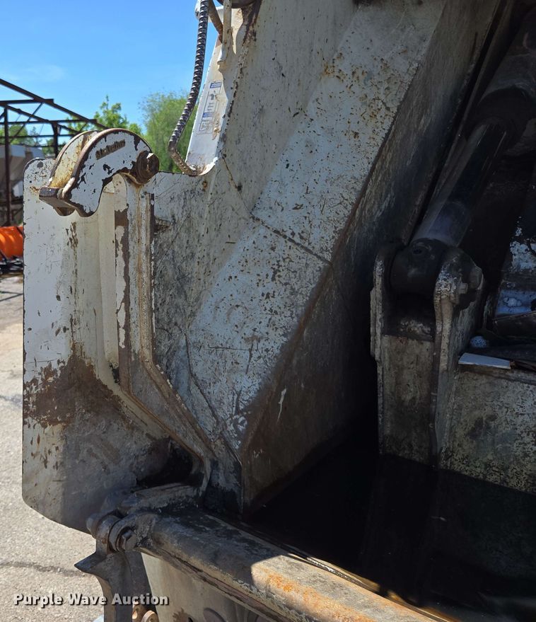 image for item EJ8713 2016 International 7400 refuse truck