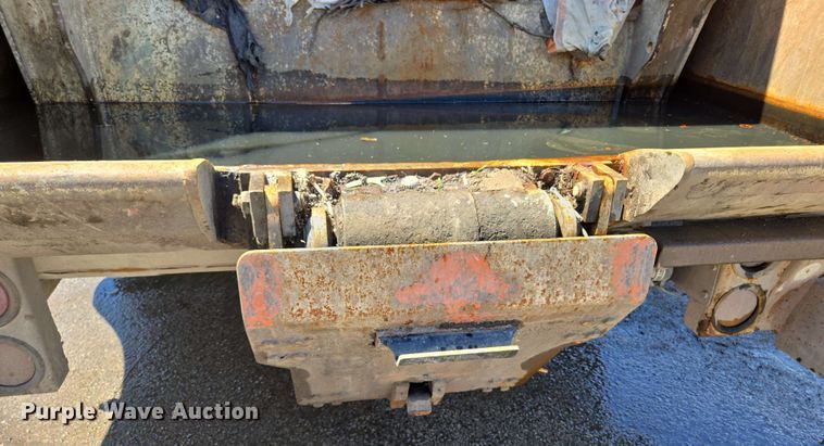 image for item EJ8713 2016 International 7400 refuse truck